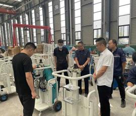 郭理事長深入海拓集團(tuán)考察了解企業(yè)發(fā)展?fàn)顩r