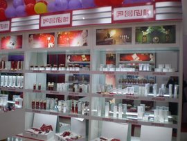 廣州化妝品批發(fā)市場全攻略 渠道、優(yōu)勢與采購須知